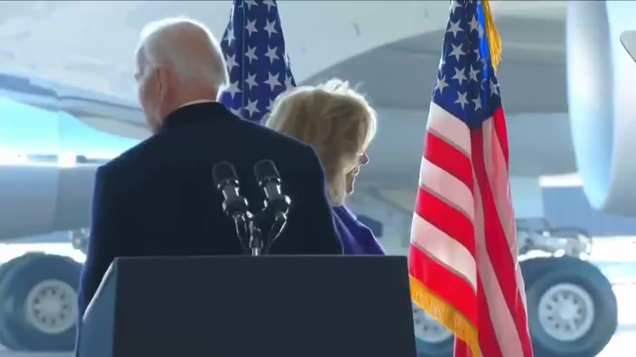 Former President Biden gets confused on stage as he leaves Washington