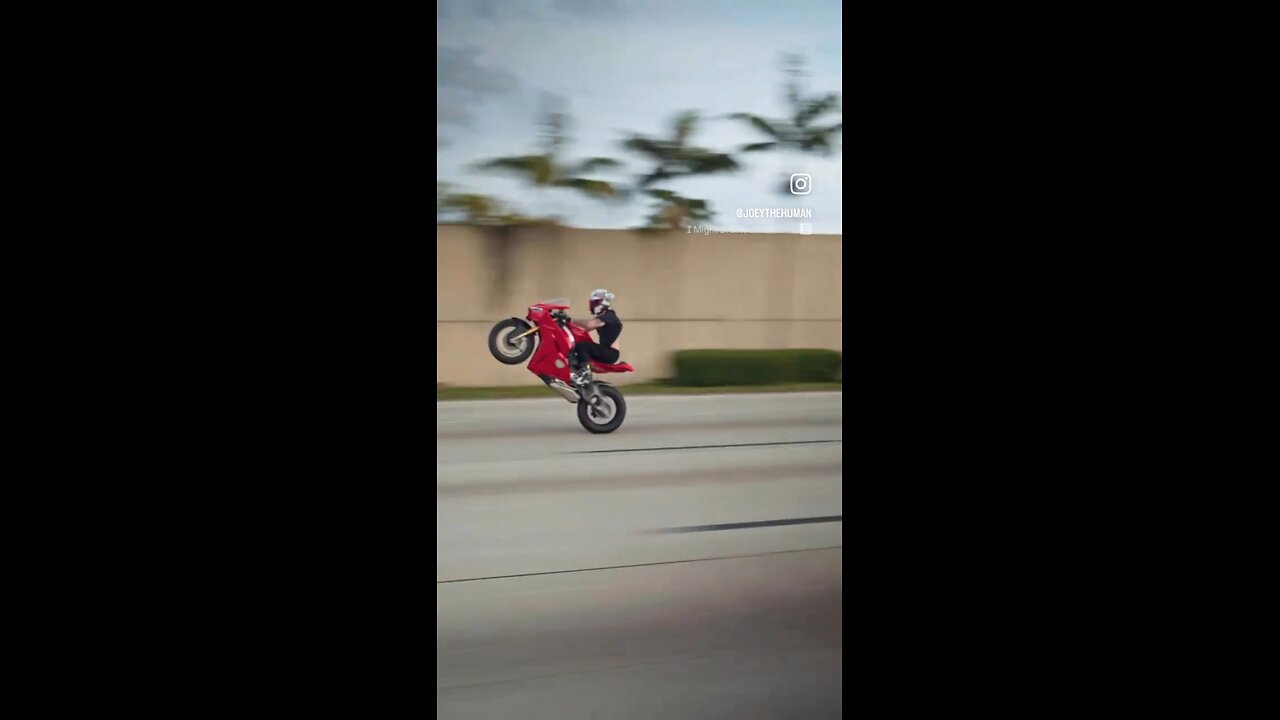 Riding on wheel💯🇬🇸