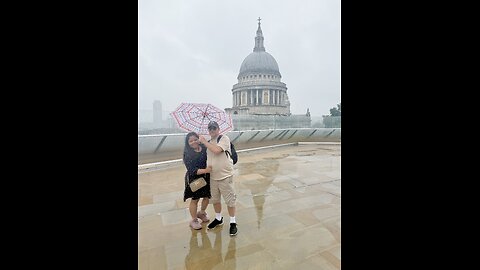 London's Wellington Arch and Trafalgar Square