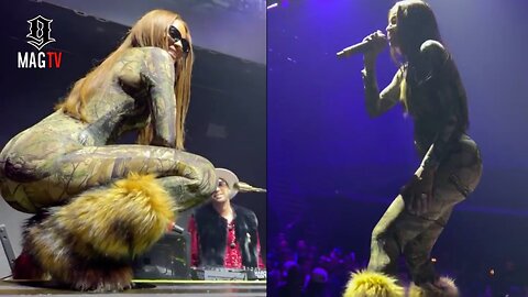 Ciara Brought All The Cake To Her 40th B-Day Performance In Front Of Hubby Russell! 🎂