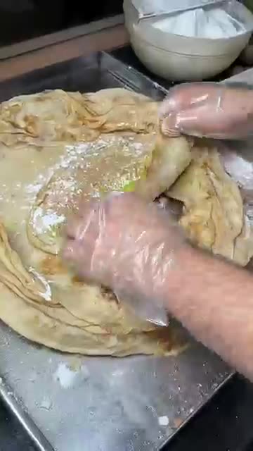 Crispy Aleppo Zalabiya: Golden Syrup-Drenched Delight!