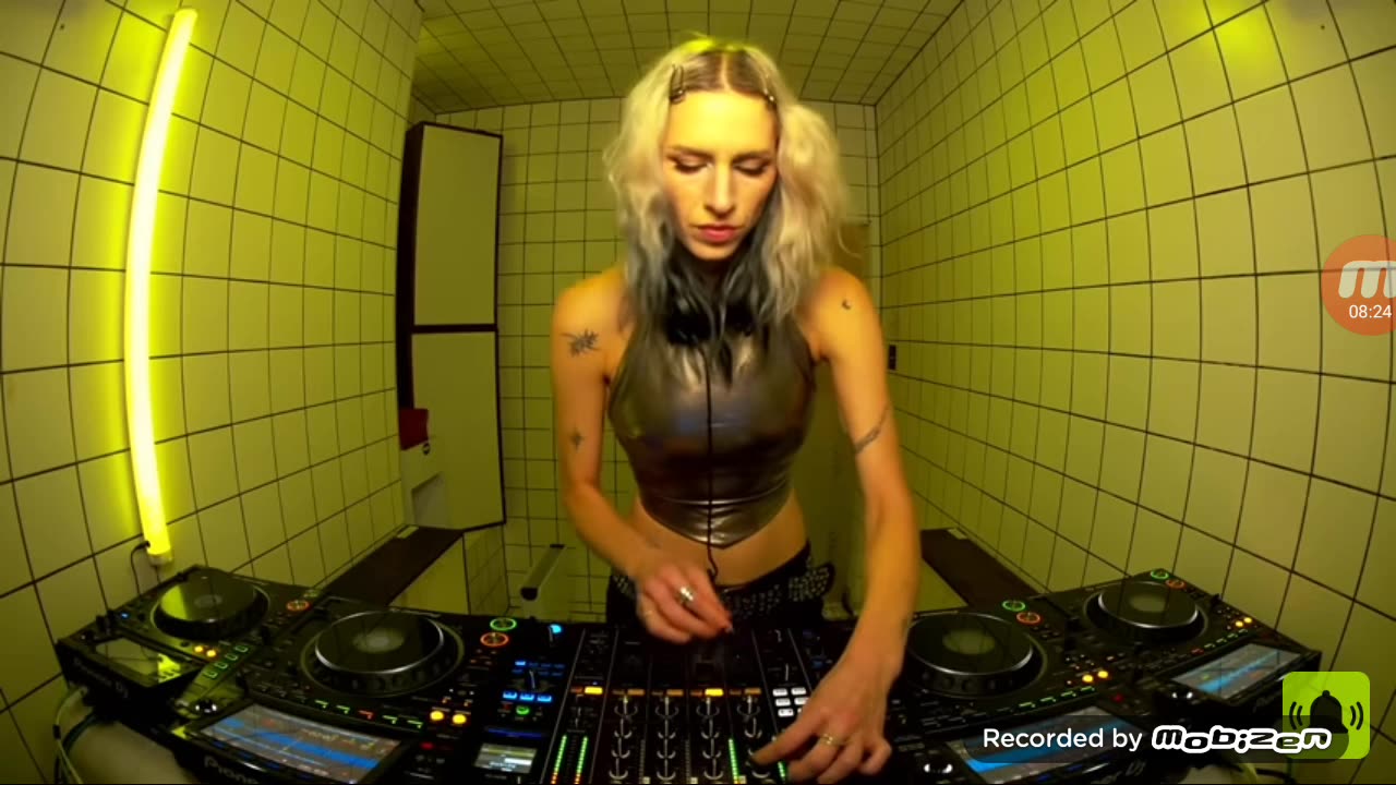 Epic Thanksgiving Weekend Smackdown of Some Barking Puppies & Raging Predvidians 😂🦆🐓