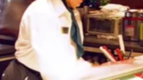 Woman complains about prices of meal for 6-12 people over thanks giving 2025