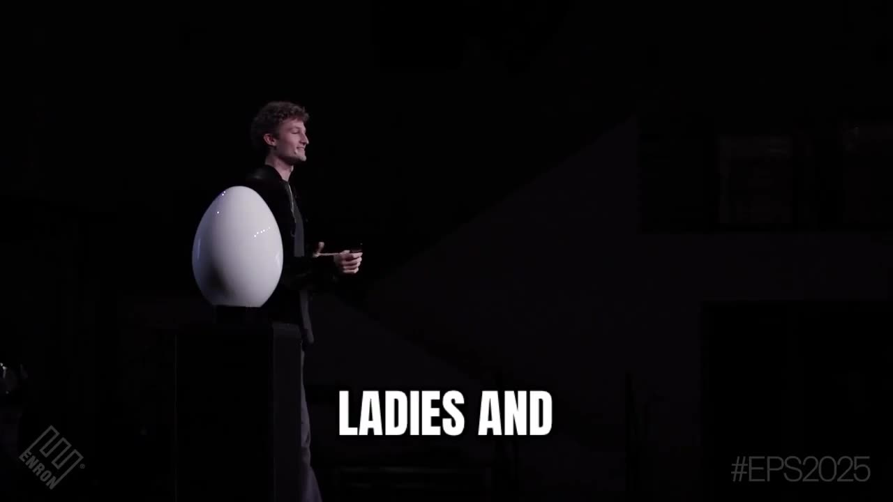 Enron CEO introduces the ‘Enron Egg’ which can power your entire home for up to 10 continuous years
