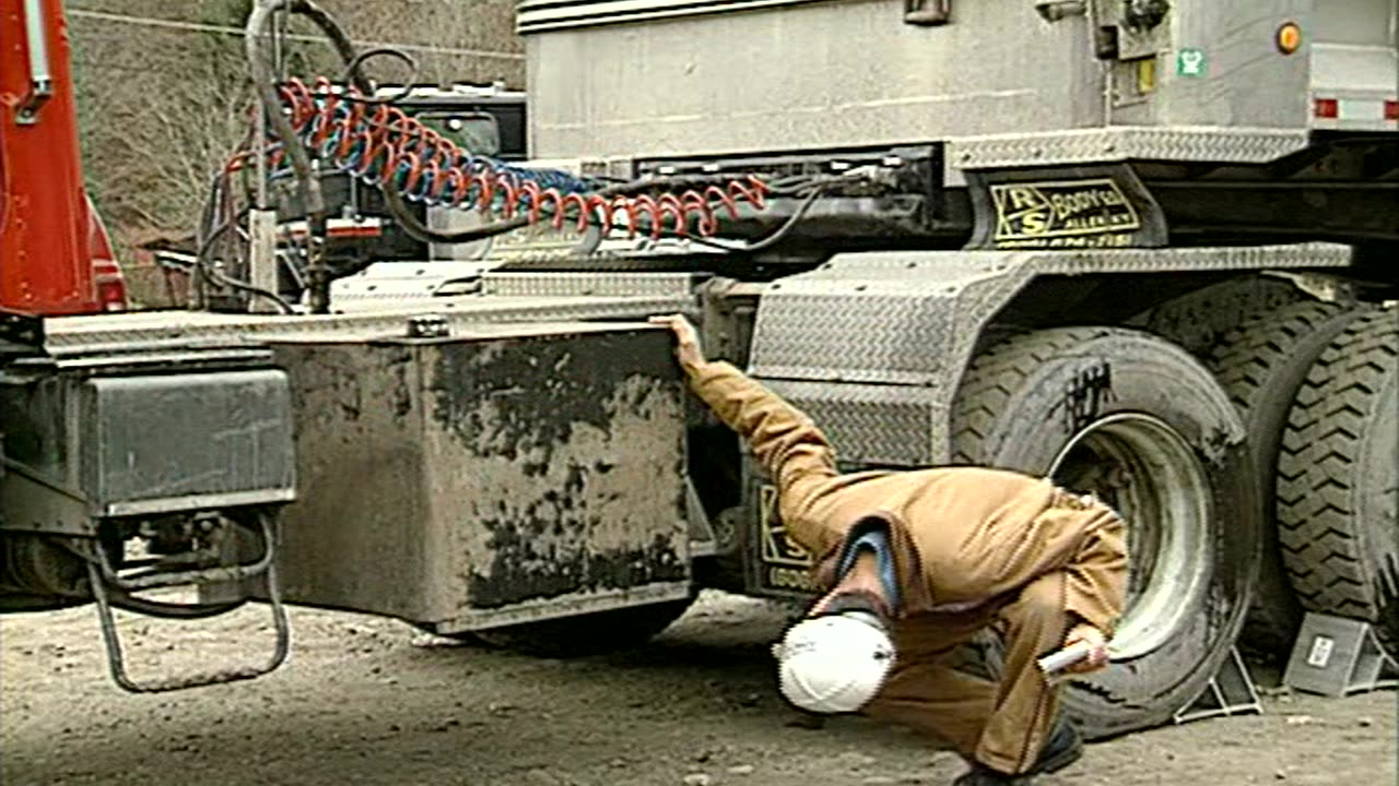 Highway Haulag... - Highway Haulage Truck Inspection Conducted by MSHA Inspector - dvd004.4.msha.gov