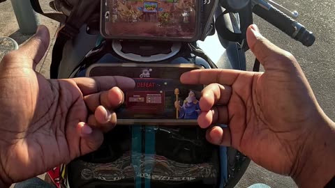 Two Phones, One Game, Zero Skills 😭🏍️