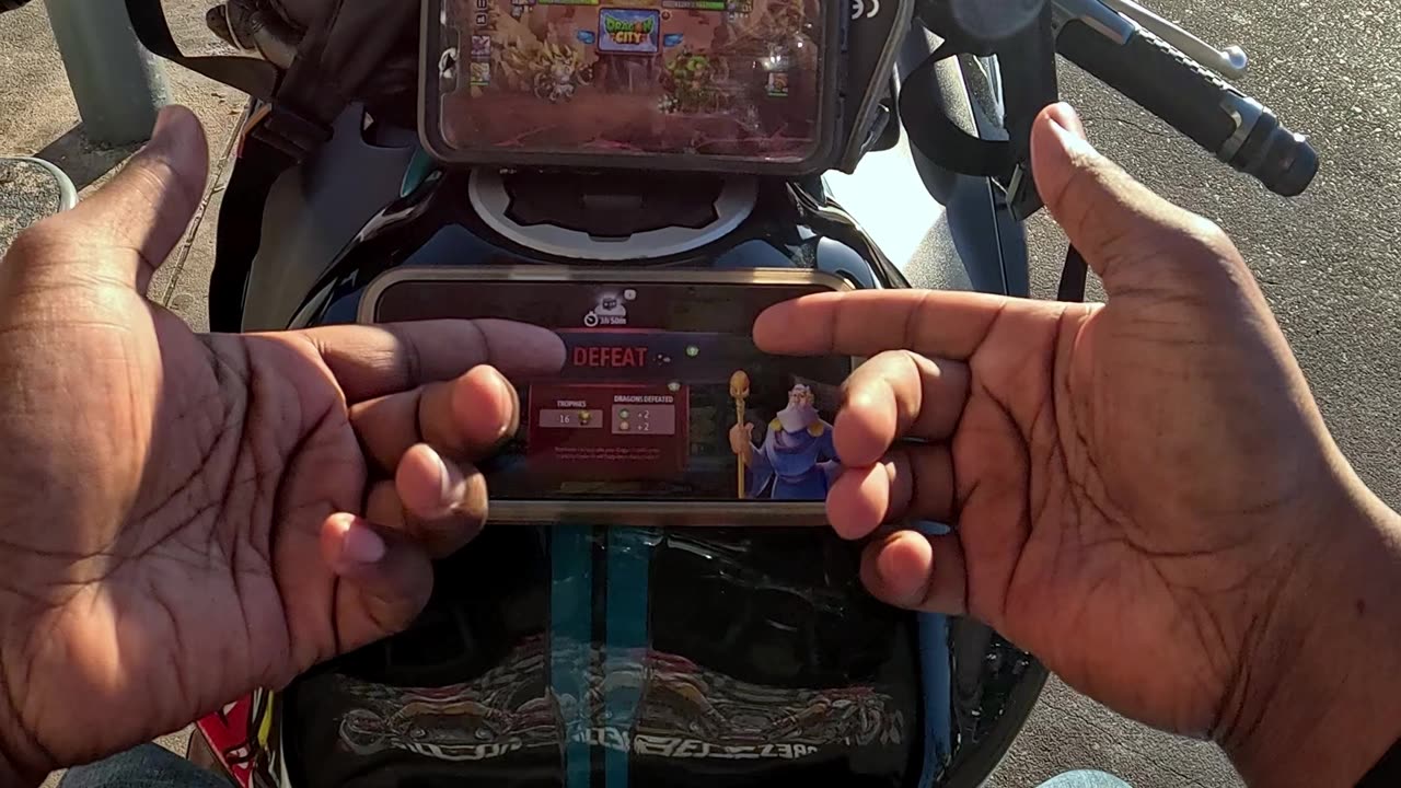 Two Phones, One Game, Zero Skills 😭🏍️
