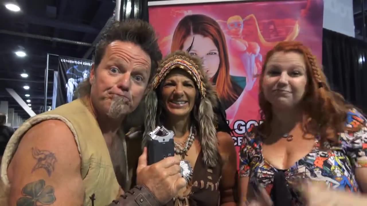 Jimbo and Jackie meet Voice Actor Bonnie Gordon at Las Vegas Comic Con