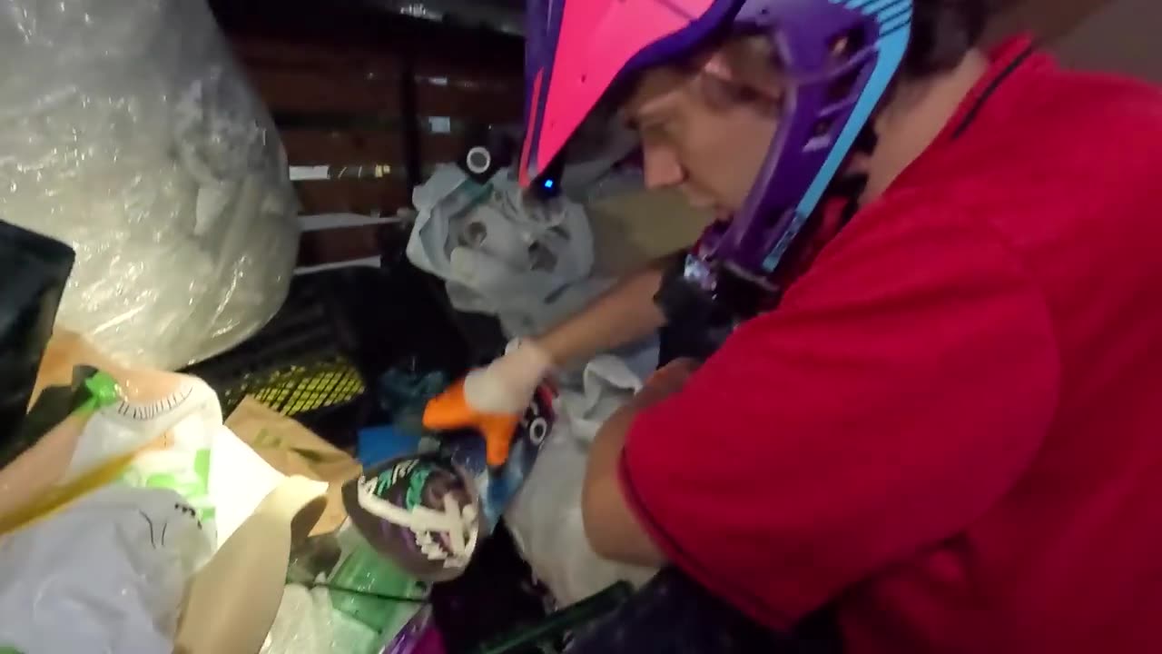 КАК Я ЗАРАБАТЫВАЮ ЛАЗАЯ ПО БОГАТЫМ МУСОРКАМ ? НАХОДКИ С МУСОРКИ! Dumpster Diving NEWS