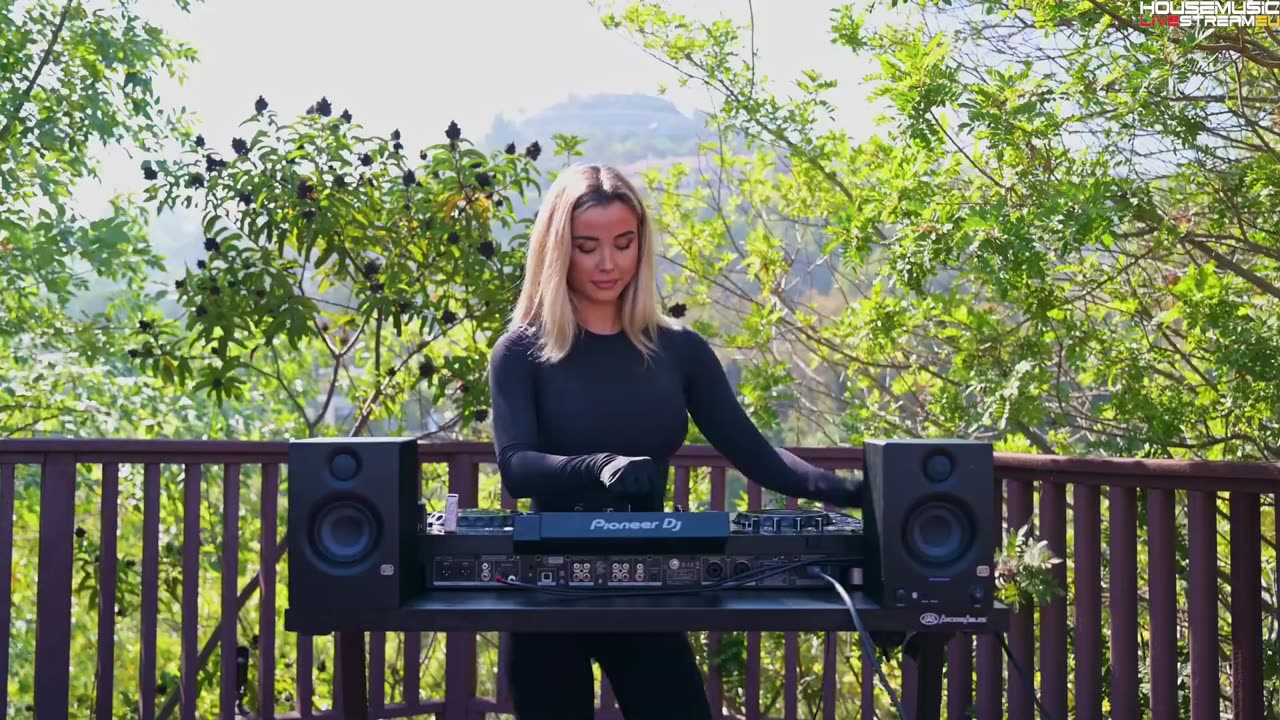 Melodic House & Techno Set | OLIWIA MOON |