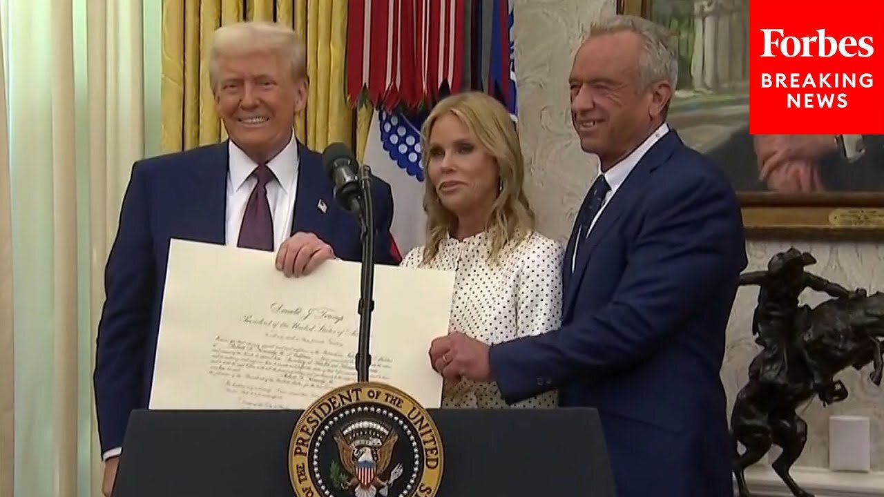 BREAKING NEWS| "RFK Jr. Is Sworn In As HHS Secretary In Oval Office Ceremony With Trump"