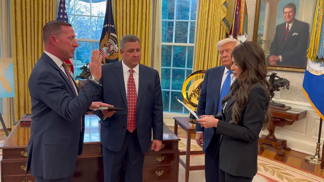 🚨BREAKING: Sean Curran is officially sworn in as Director of the Secret Service.