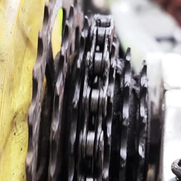 My bicycle is broken. I can pedal, but the wheel won't turn.