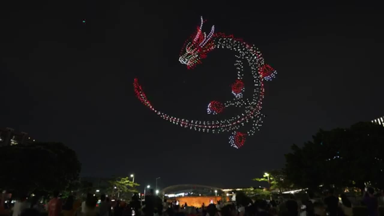 Flying Dragon by 1500 Drones // dragon volador x 1500 drones