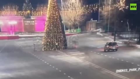 Pakistanis destroy Christmas tree