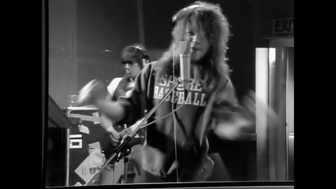 BON JOVI - BORN TO BE MY BABY ( OFFICIAL MUSIC VIDEO )