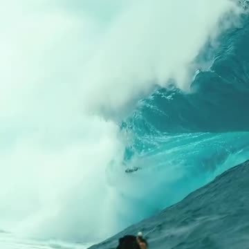 The photographers are Fearless (via:@sebastiansurfs)