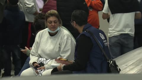 The first of the two Colombian planes that bring deportees from the USA arrives in Bogotá