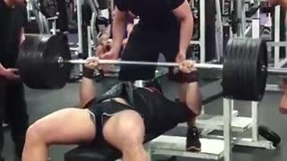 23-Year-Old Eddie Hall Benches 300kg