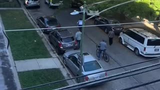 Insurrectionists first obstruct DHS agents in Rogers Park, Illinois, and then appear