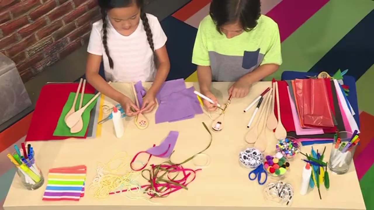 DIY How to Make Fun and Colorful Wooden Spoon Puppets