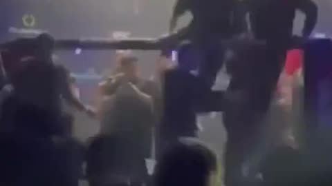 Iranian MMA fighter Ali Heibati kicked a ring girl before a bout in Moscow