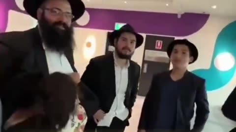 Based man tells jews they were kicked out of England for clipping coins