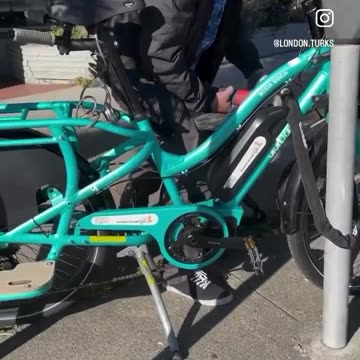 Migrant stealing bike in broad day light