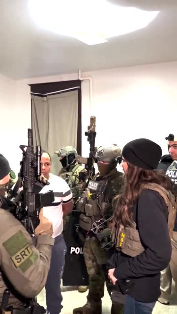 🚨 Hakeem Jeffries and Chuck Schumer DEMAND warrants from judges for EVERY SINGLE one