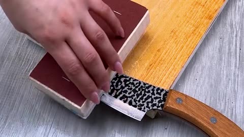 Ingenious method to sharpen knives razor sharp🔪✨