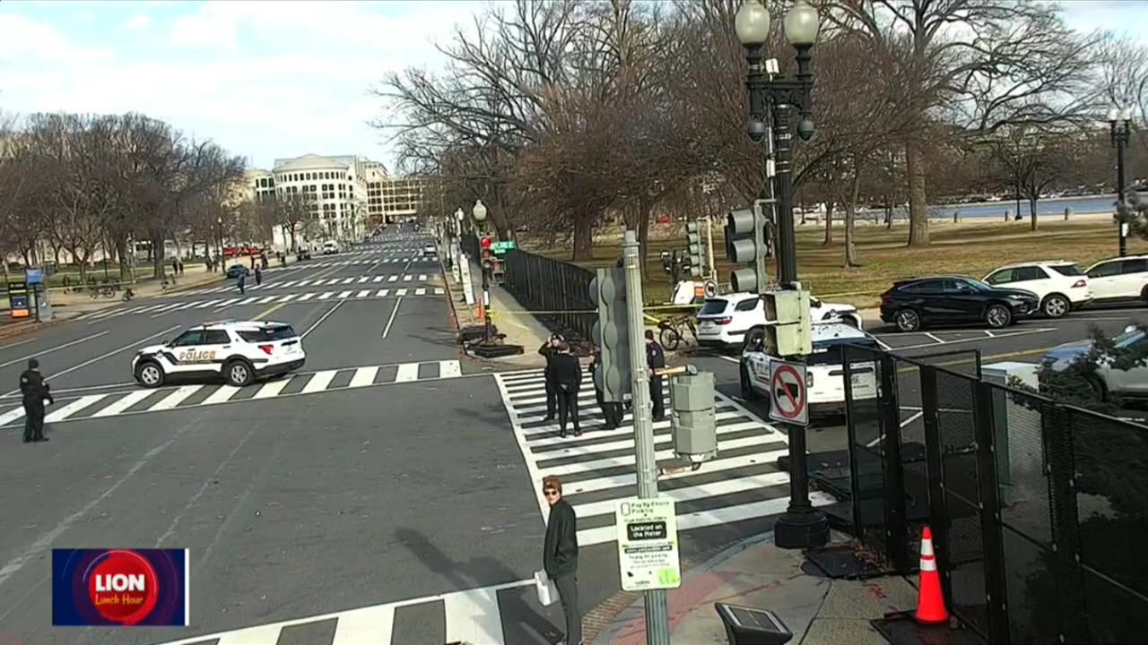 Suspicious vehicle drove onto sidewalk near US Capitol;