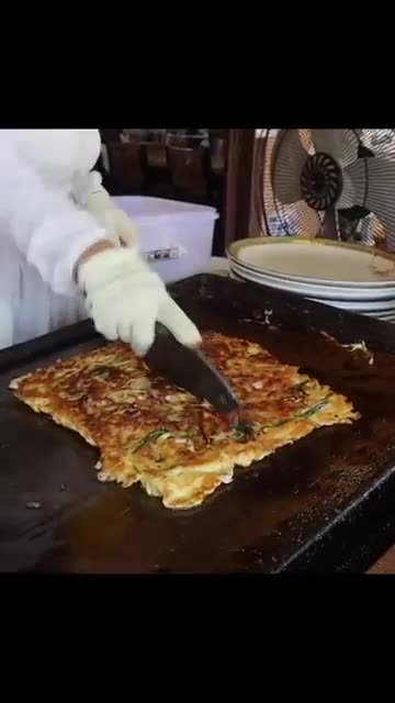 This Seafood Pancake Draws Lines to the Street! Grandma’s 50-Year Korean Recipe