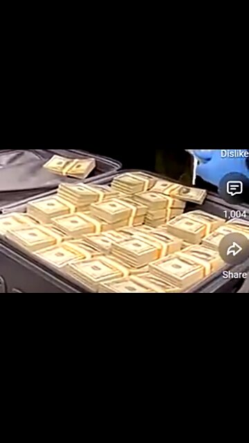 SOMALI WOMAN CARRYING $500,000 CASH IN A BAG TO FLY TO SOMALIA 💰