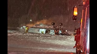 🚨 PRIVATE JET CRASHES & EXPLODES at Maine Airport! 8 Aboard in Snowstorm 😱