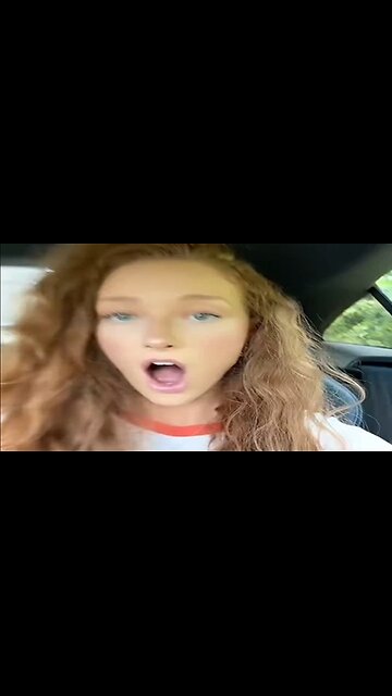 PRETTY BRITISH CHICK NOTICED SOMETHING ODD 🍓 ABOUT AMERICAN STRAWBERRIES