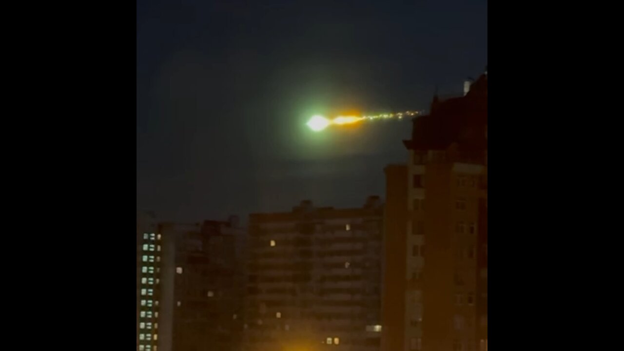 Objeto luminoso sorprende en el cielo de Moscú y alrededores