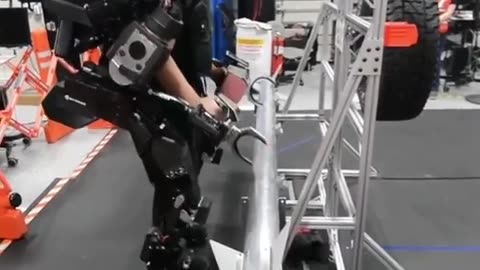 🤯🤖 Boston Dynamics' Robotic Arms Lift 200 Pounds Effortlessly! | FeedMyCuriosity