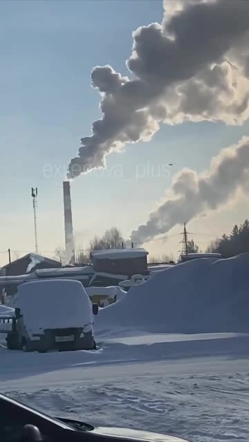 The Ukrainian kamikaze drone "Lyutyi" in the Long Strike version maneuvers at a distance