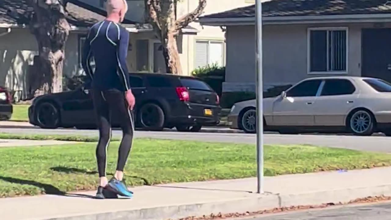 🤖 First Humanoid Robot Spotted in Los Angeles | FunFM