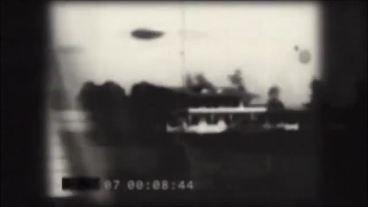 UFO Crash Skinny Bob Alien Clip stabilized