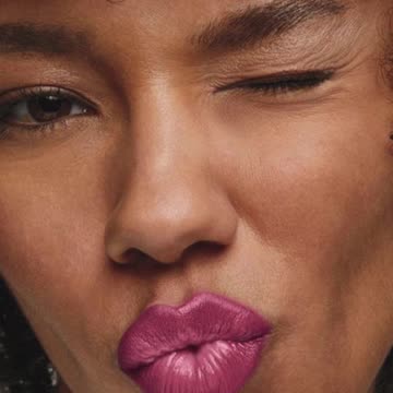 fmg Glimmer Lip Conditioner by AVON