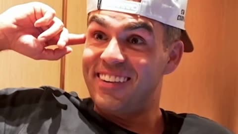 A História de Como Rihanna Me Deu o Primeiro "Follow Back