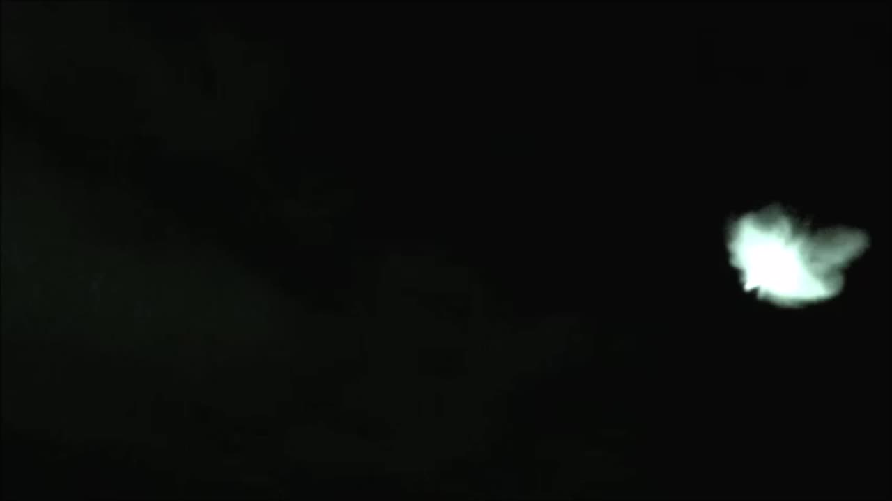 UFO IDENTIFIED Close Up Morph Out Over Adelaide 21 November 2025