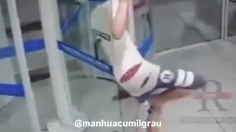 Gather 'round, folks! Meet the Outrageously Awful ATM Robber of All Time!