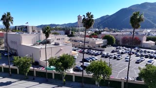 Warner Bros likely to reject Paramount bid, back Netflix, sources say