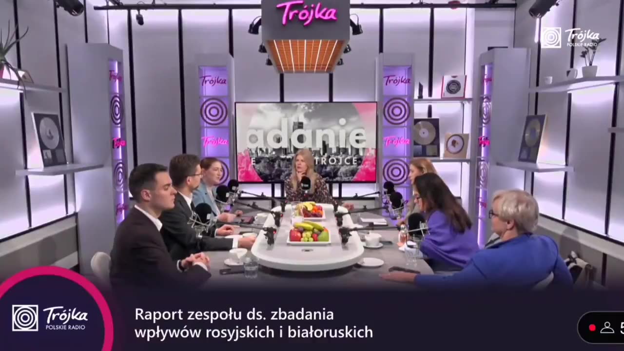 Bardzo dużo czystej wody wlała dziś AnnaGembicka w neoPR.