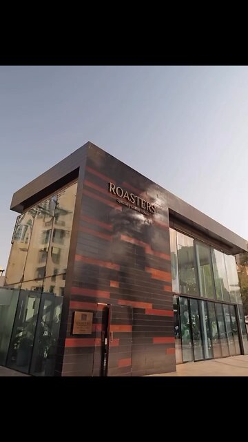 🇦🇪The world's most expensive cup of coffee was sold in Dubai. The drink cost $670