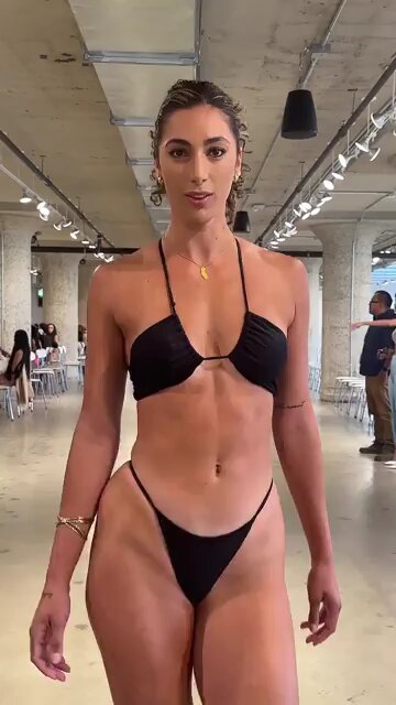 SHE BHADD AUTOMATICALLY ♥️♥️♥️♥️