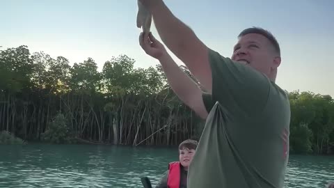 EAGLE CAUGHT IT LIKE AMAZON PRIME AIR 🦅📦