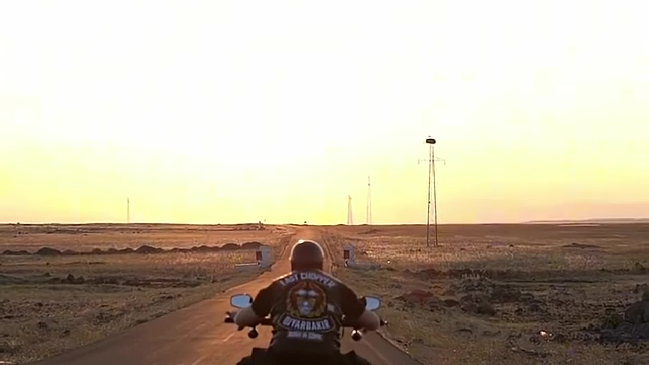 I wont quit to use this song. It makes me feel ALIVE 🔥